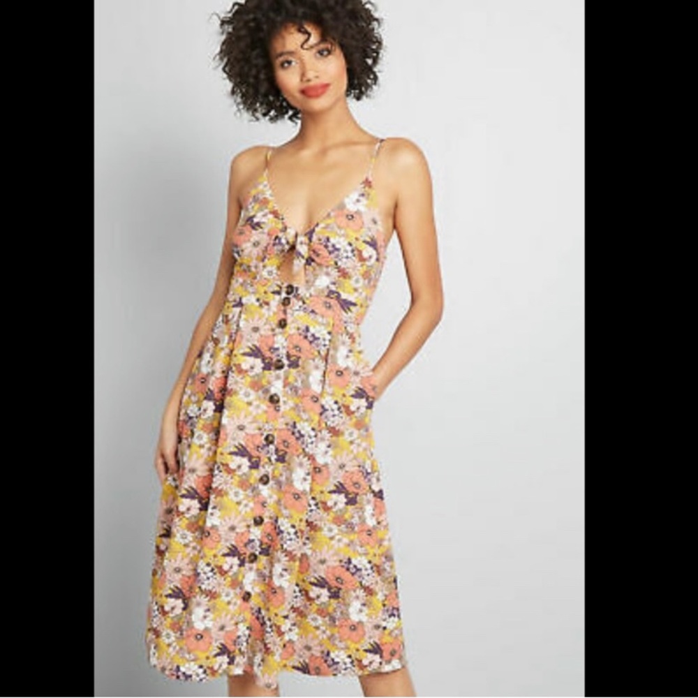 MODCLOTH Gilli Floral Spaghetti Strap Bow Front Dress - Picture 2 of 11